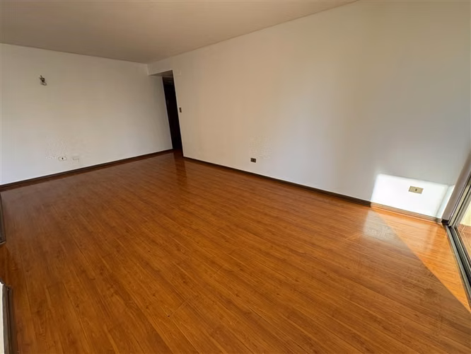 Departamento en venta de 3 dorm. en El Golf, Las Condes