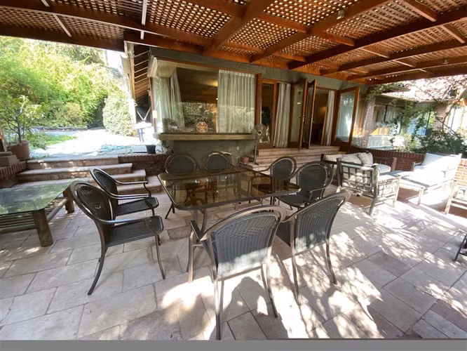 Casa en venta de 6 dorm. en sector Mayflower, Lo Barnechea