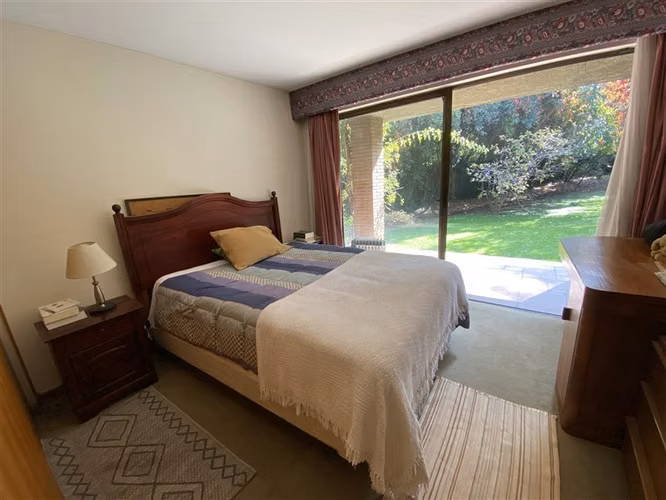Casa en venta de 6 dorm. en sector Mayflower, Lo Barnechea