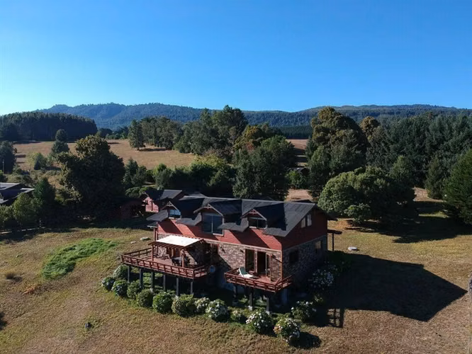 Casa en venta de 5 dorm. en Valdivia