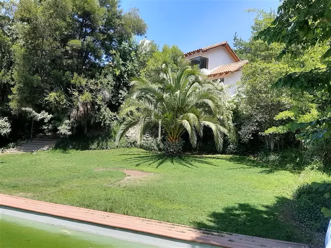 Casa en venta en El Arrayán Lo Barnechea