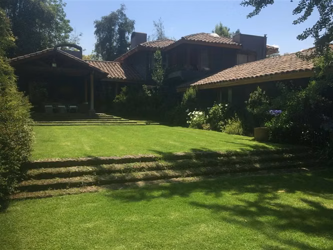 Casa en venta en Lo Barnechea - Imagen 2