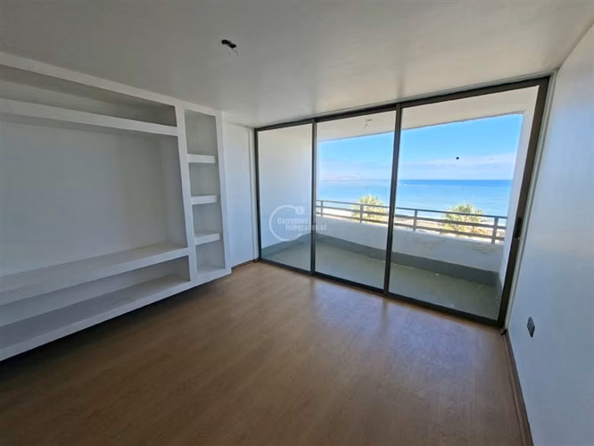 Departamento en venta, vista al mar. 2 dorm. en Viña del Mar
