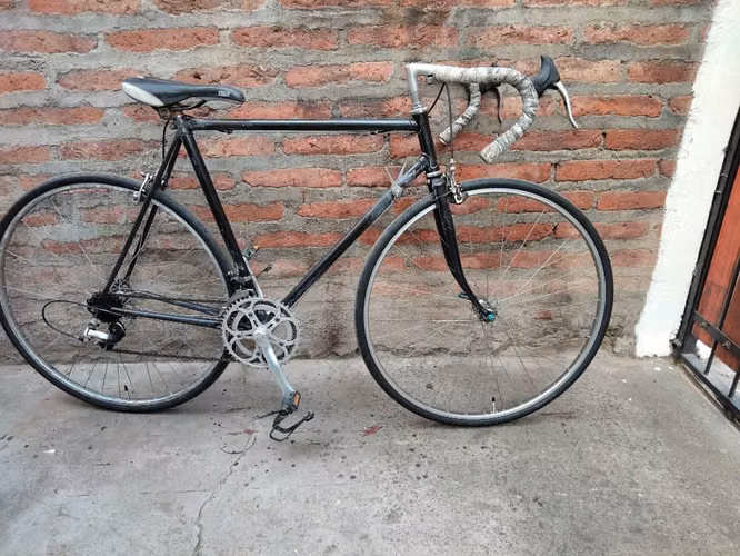 Bicicleta pistera de competición antigua.