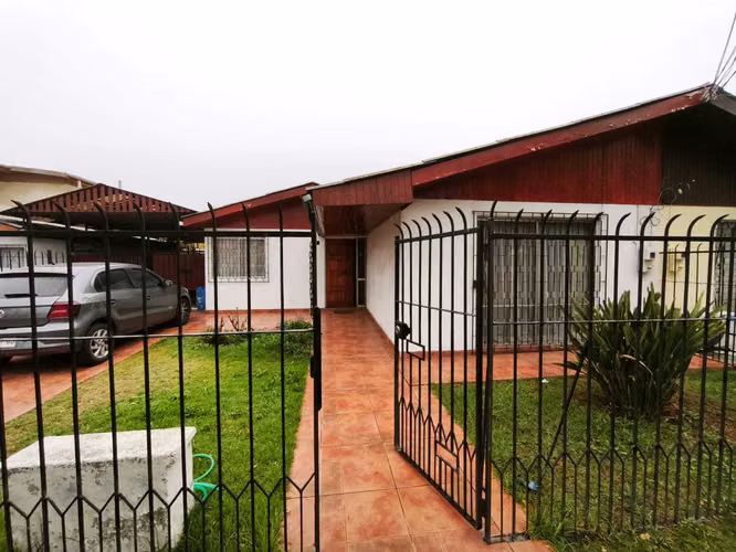 Casa Amplia con Excelente Conectividad (167737)