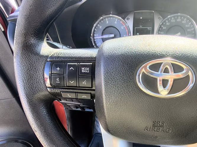 TOYOTA HILUX 2021