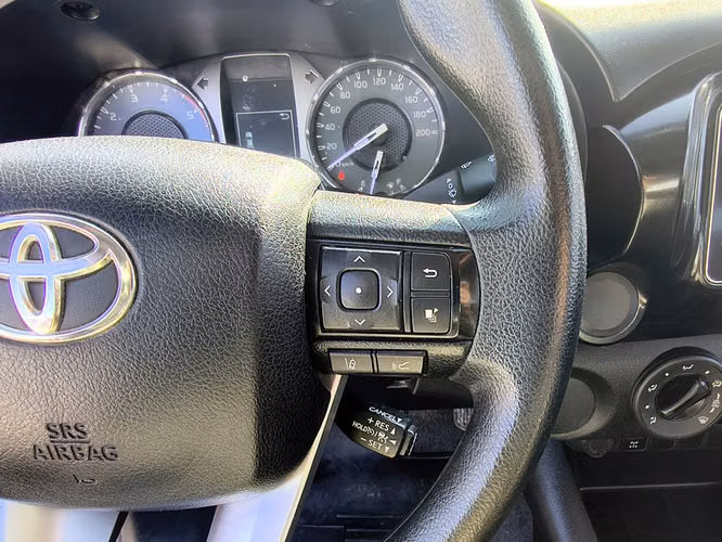 TOYOTA HILUX 2021