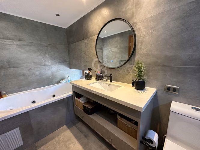 EXCLUSIVA CASA MEDITERRÁNEA REMODELADA/CHICUREO