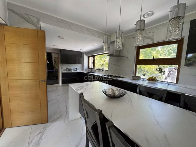 EXCLUSIVA CASA MEDITERRÁNEA REMODELADA/CHICUREO