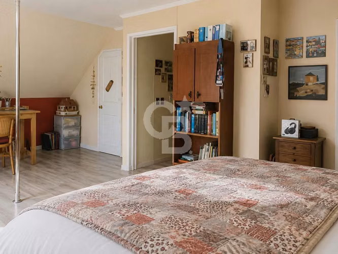 Luminosa Casa en venta en condominio - Huechuraba.CBG