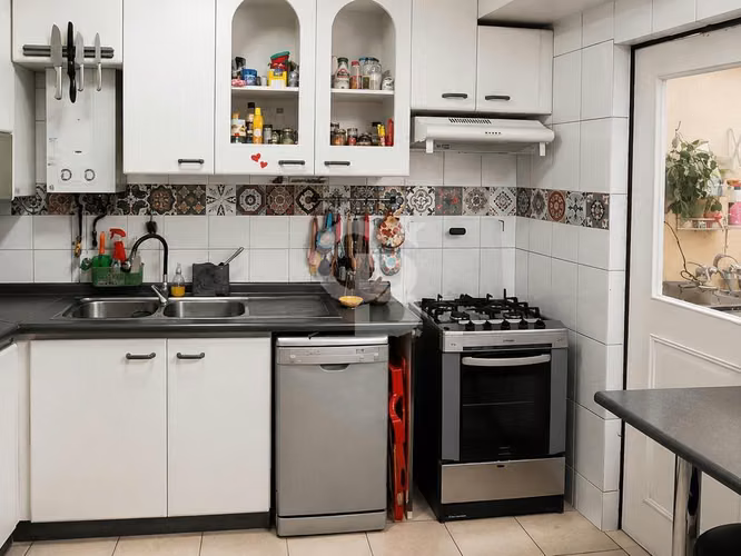 Luminosa Casa en venta en condominio - Huechuraba.CBG