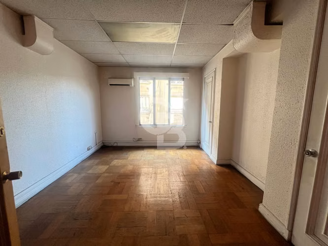 Edificio Corporativo con Uso Mixto/Providencia.CBG