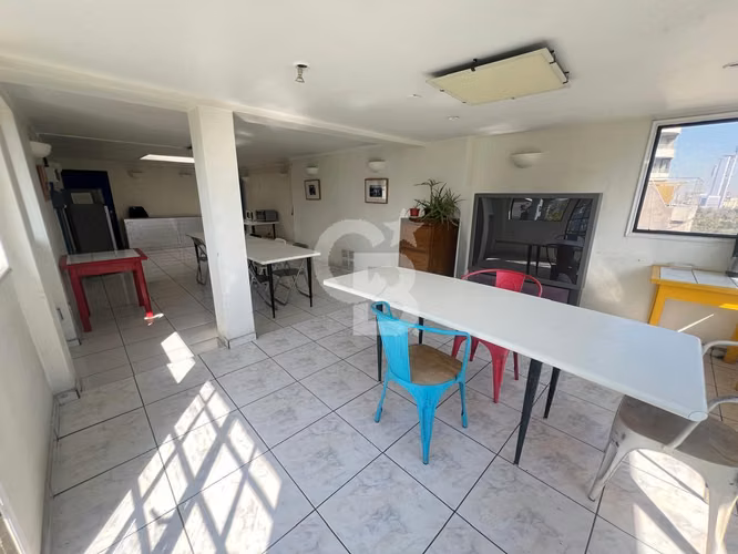 Edificio Corporativo con Uso Mixto/Providencia.CBG