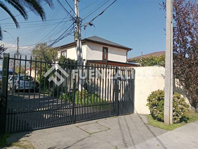 Casa en venta de 3 dorm. en La Florida
