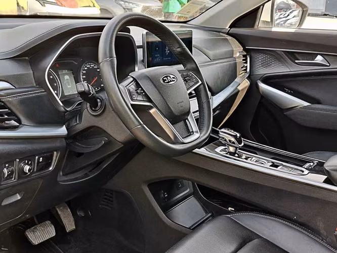 JAC JS8 2024