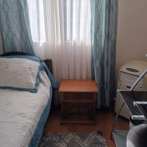 Habitación amoblada con WiFi y acceso a piscina – Excelente ubicación