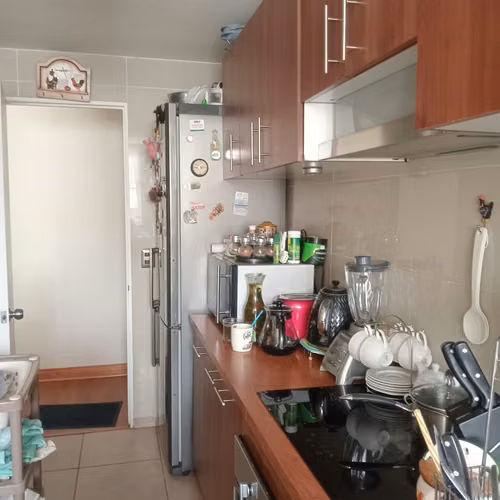 Habitación amoblada con WiFi y acceso a piscina – Excelente ubicación