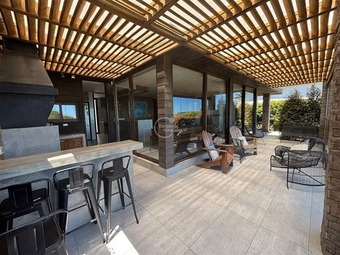 Casa Gran vista, 4 dorm. terraza estar quincho. S Domingo FR