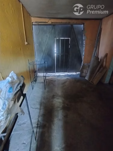 EXELENTE UBICACION PROPIEDAD PARA INVERSION Y RECONSTRUCCION