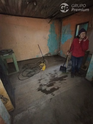 EXELENTE UBICACION PROPIEDAD PARA INVERSION Y RECONSTRUCCION