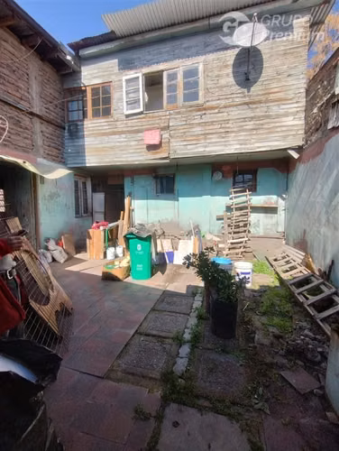 EXELENTE UBICACION PROPIEDAD PARA INVERSION Y RECONSTRUCCION