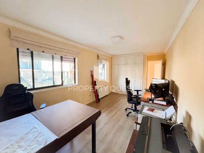 VENTA AMPLIA CASA 6D+4B CON PISCINA ANDALUE