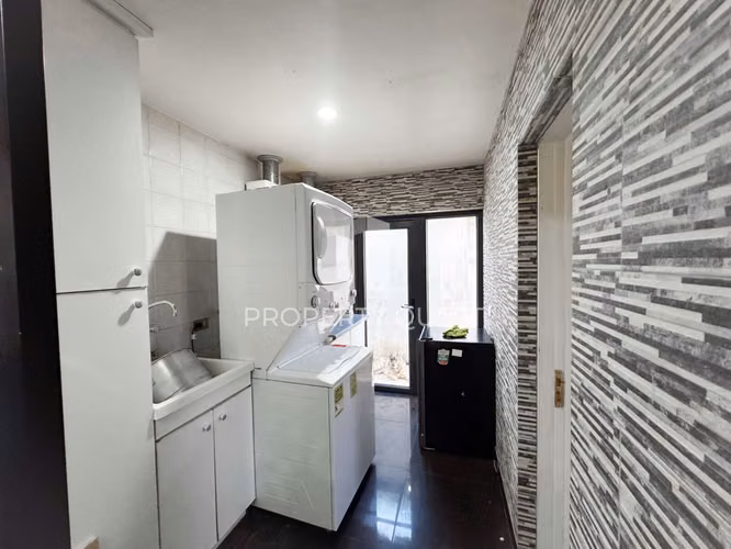 VENTA AMPLIA CASA 6D+4B CON PISCINA ANDALUE