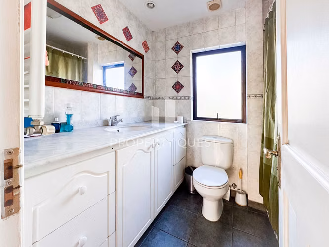 VENTA AMPLIA CASA 6D+4B CON PISCINA ANDALUE