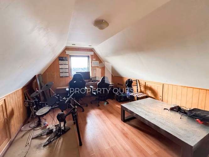 VENTA AMPLIA CASA 6D+4B CON PISCINA ANDALUE