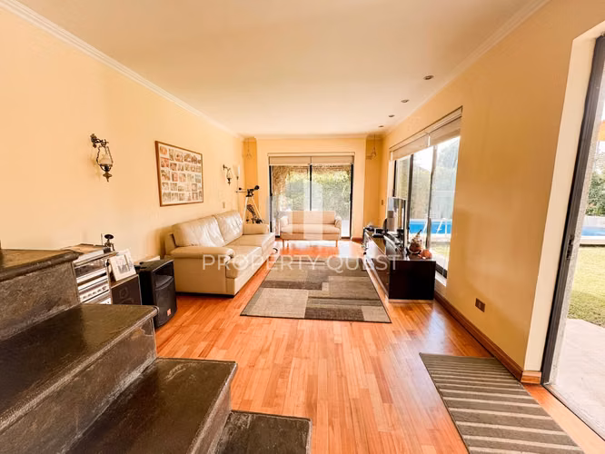 VENTA AMPLIA CASA 6D+4B CON PISCINA ANDALUE