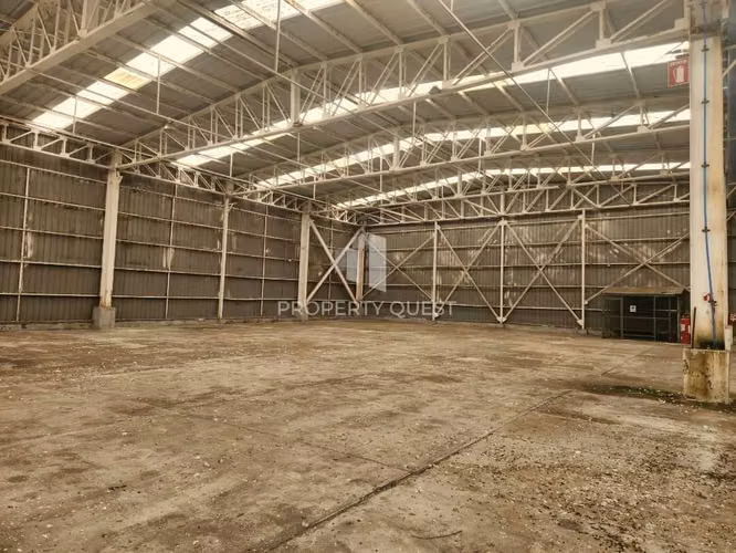 VENTA AMPLIA BODEGA PARQUE ESCUADRON