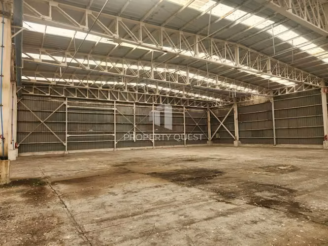 VENTA AMPLIA BODEGA PARQUE ESCUADRON