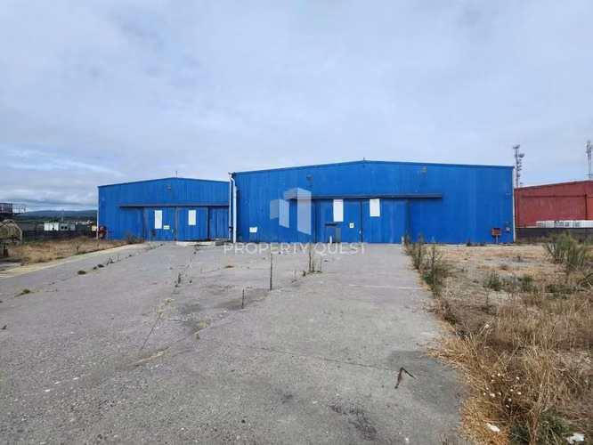 VENTA AMPLIA BODEGA PARQUE ESCUADRON