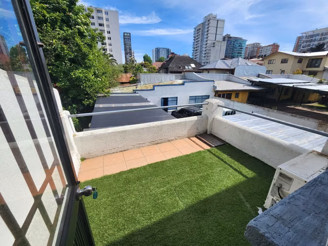 ARRIENDO AMPLIO LOCAL COMERCIAL PARQUE ECUADOR