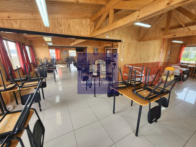 VENTA AMPLIO RESTAURANTE PLAYA BLANCA CORONEL