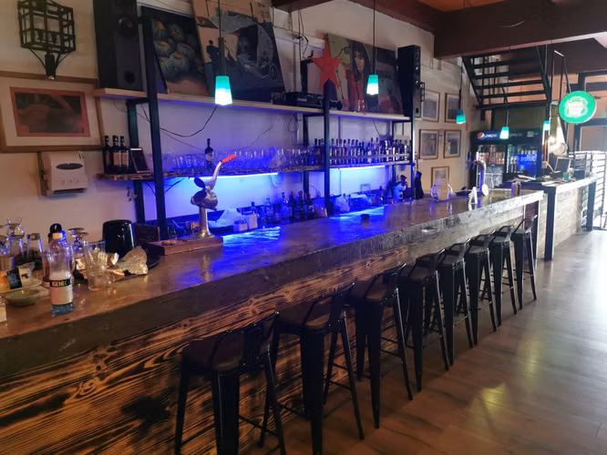 Se vende derecho de llave – Restobar + Sala eventos + 3 pisos (420 m2) - Valparaíso