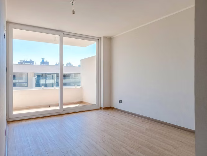 Av. La Florida 10695 (1 Est ) [2820-4]