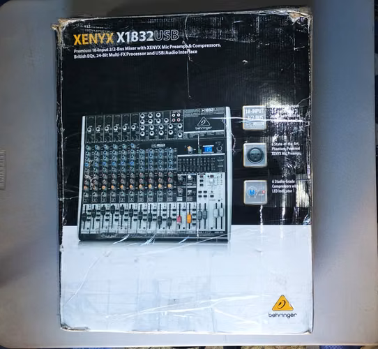 Consola Mixer BEHRINGER XENYX X1832USB