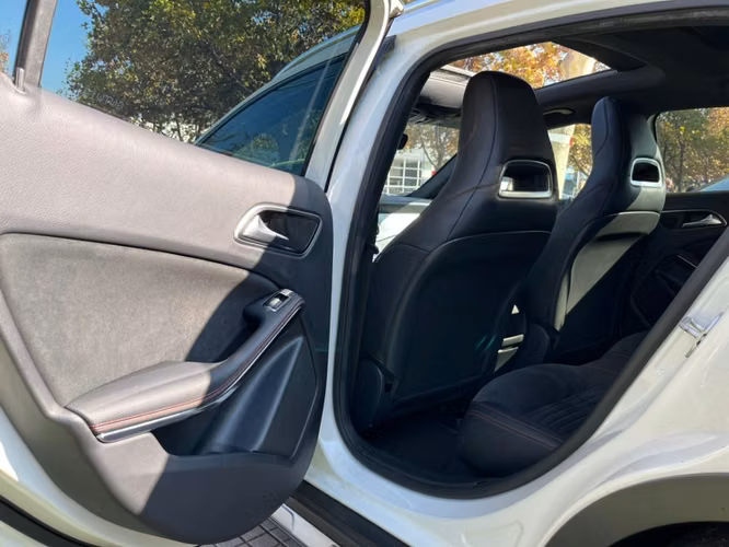 MERCEDES-BENZ GLA 250 4 MATIC 2.0 2015