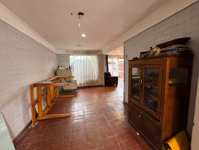 CASA FAMILIAR EN COLINA 3D2B  ESPACIOS AMPLIOS PATIO IDEAL - Imagen 9