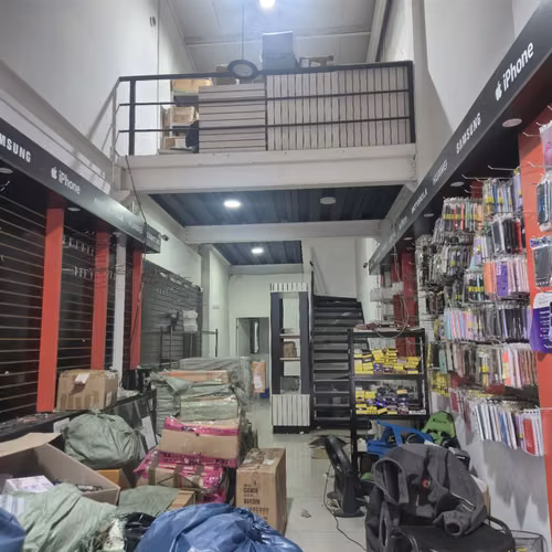 LOCAL COMERCIAL 1 sur 1498 Local B (8 oriente)