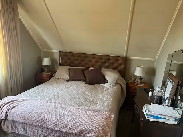 SE VENDE CASA DE ESQUINA EN VILLA BAYONA - Imagen 3