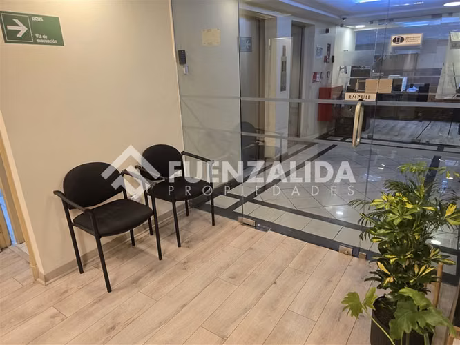 Oficina en venta en Las Condes a pasos Metro Escuela Militar - Imagen 3
