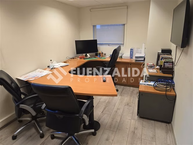 Oficina en venta en Las Condes a pasos Metro Escuela Militar - Imagen 11