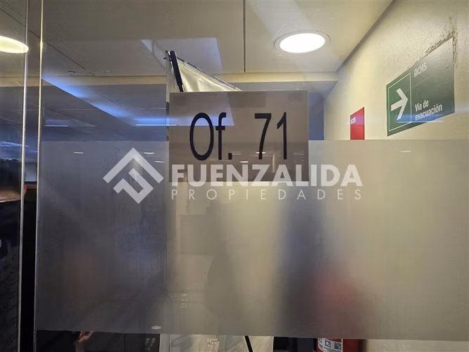 Oficina en venta en Las Condes a pasos Metro Escuela Militar