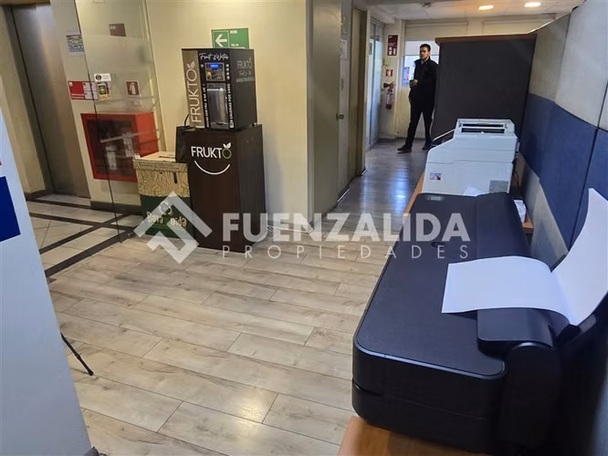 Oficina en venta en Las Condes a pasos Metro Escuela Militar