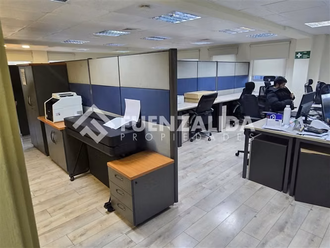 Oficina en venta en Las Condes a pasos Metro Escuela Militar