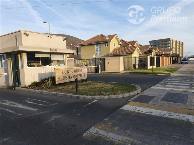 Casa en venta de 3 dorm. en La Serena