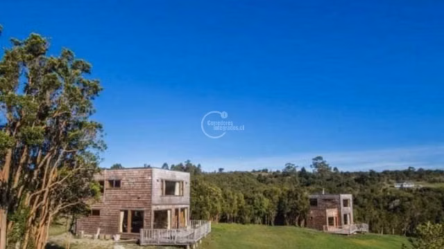 Parcela con casas Quinchao