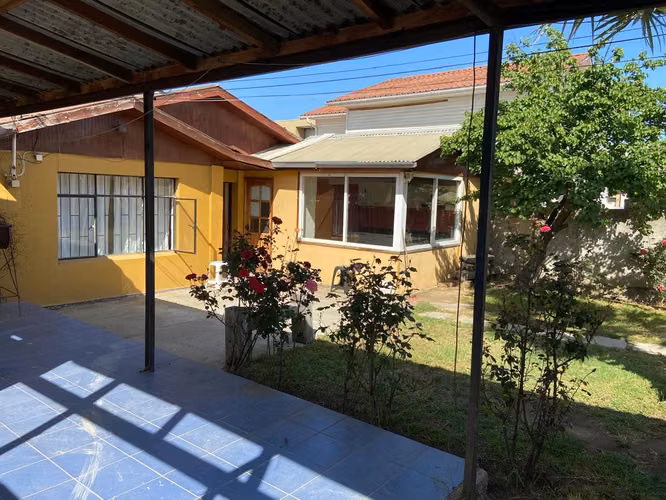 Linda y amplia casa con patio  (167982)